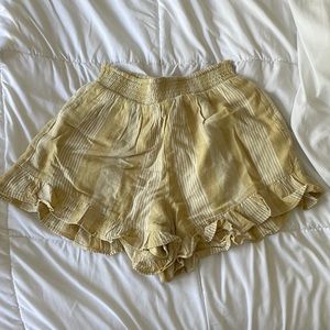 American Eagle yellow & white stripped shorts